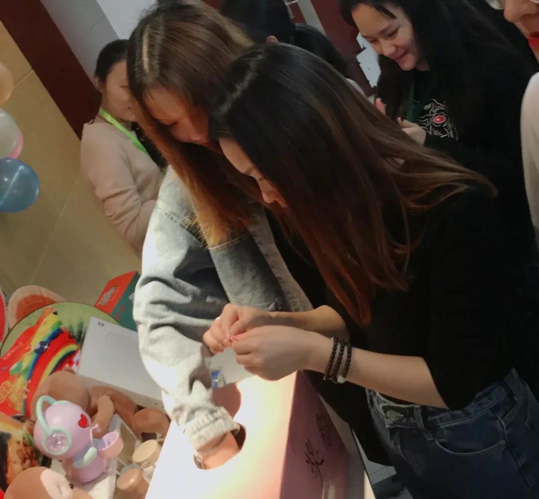 【共業(yè)堂】奮鬥時(shí)光(guāng)裡(lǐ)，愛(ài)讓我們一(yī)起成長(cháng)！